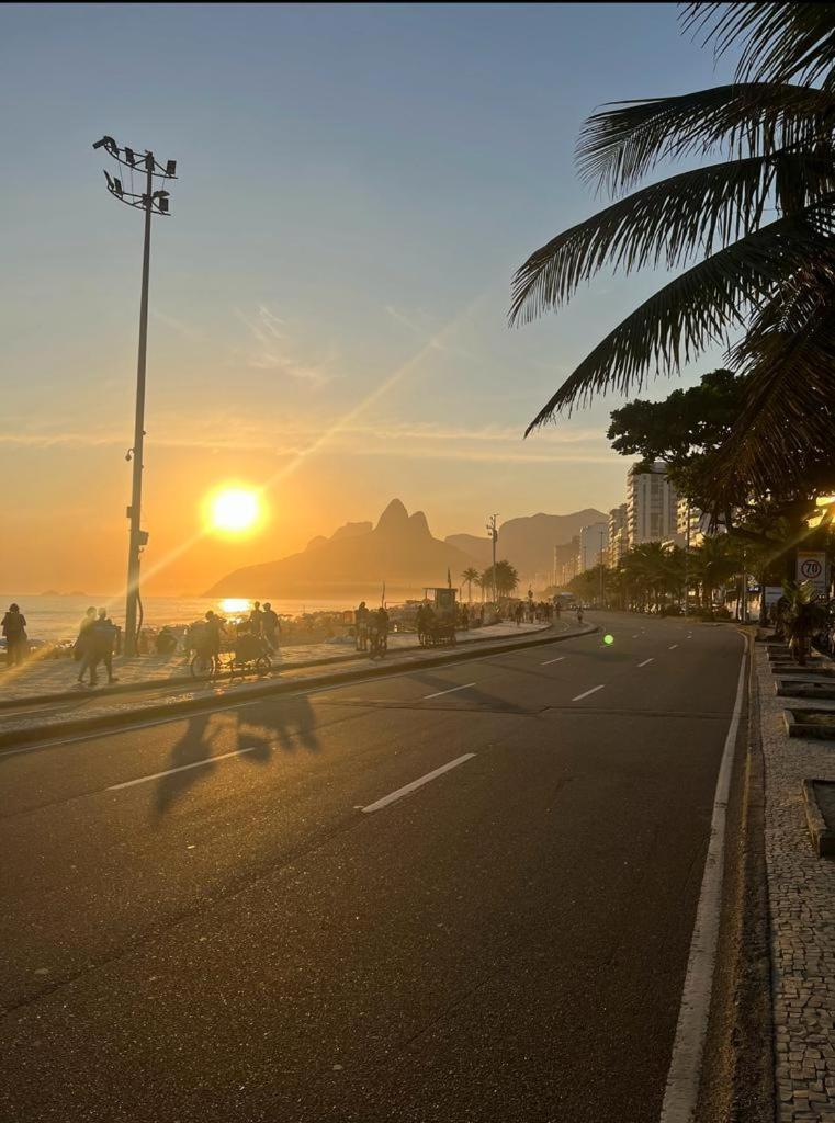 Alugo Quarto Espacoso Com Banheiro Privado Em Apartamento Em Copanema ريو دي جانيرو المظهر الخارجي الصورة